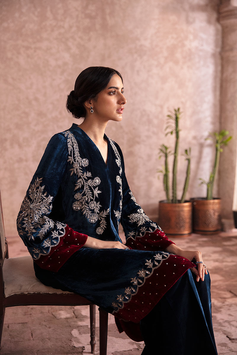 Picture of Navy Noir