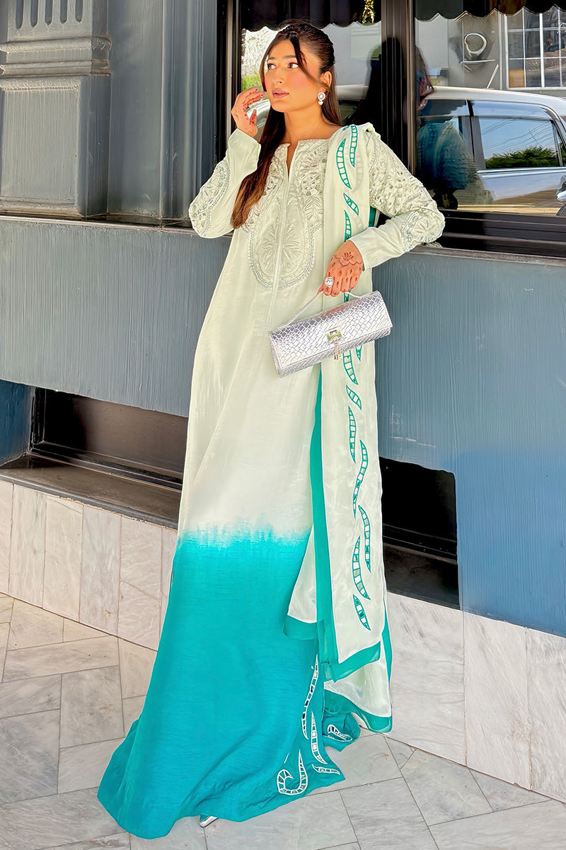 Picture of Zainab Abbas in Caelina